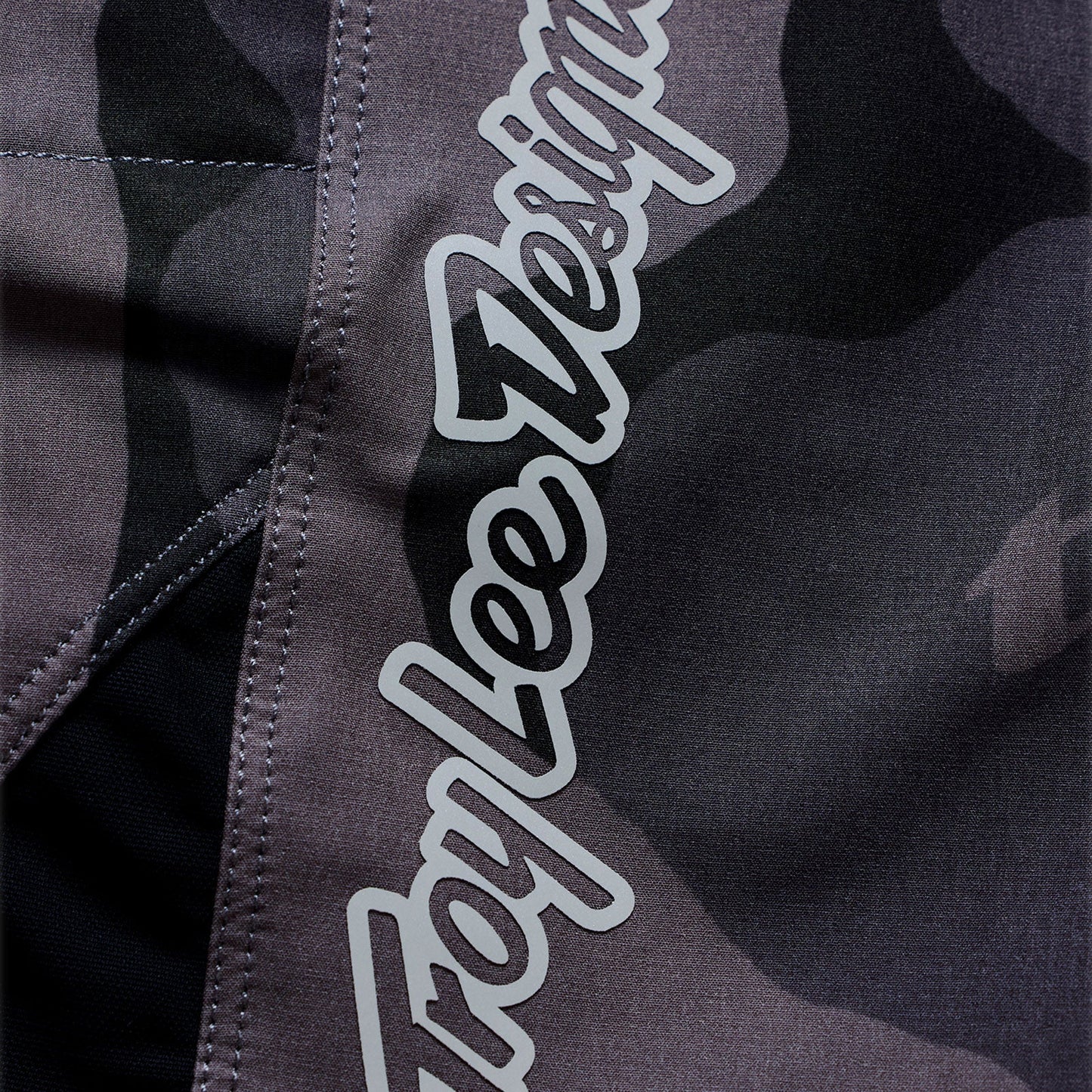 Skyline Pro Short Shell Flow Camo Carbon