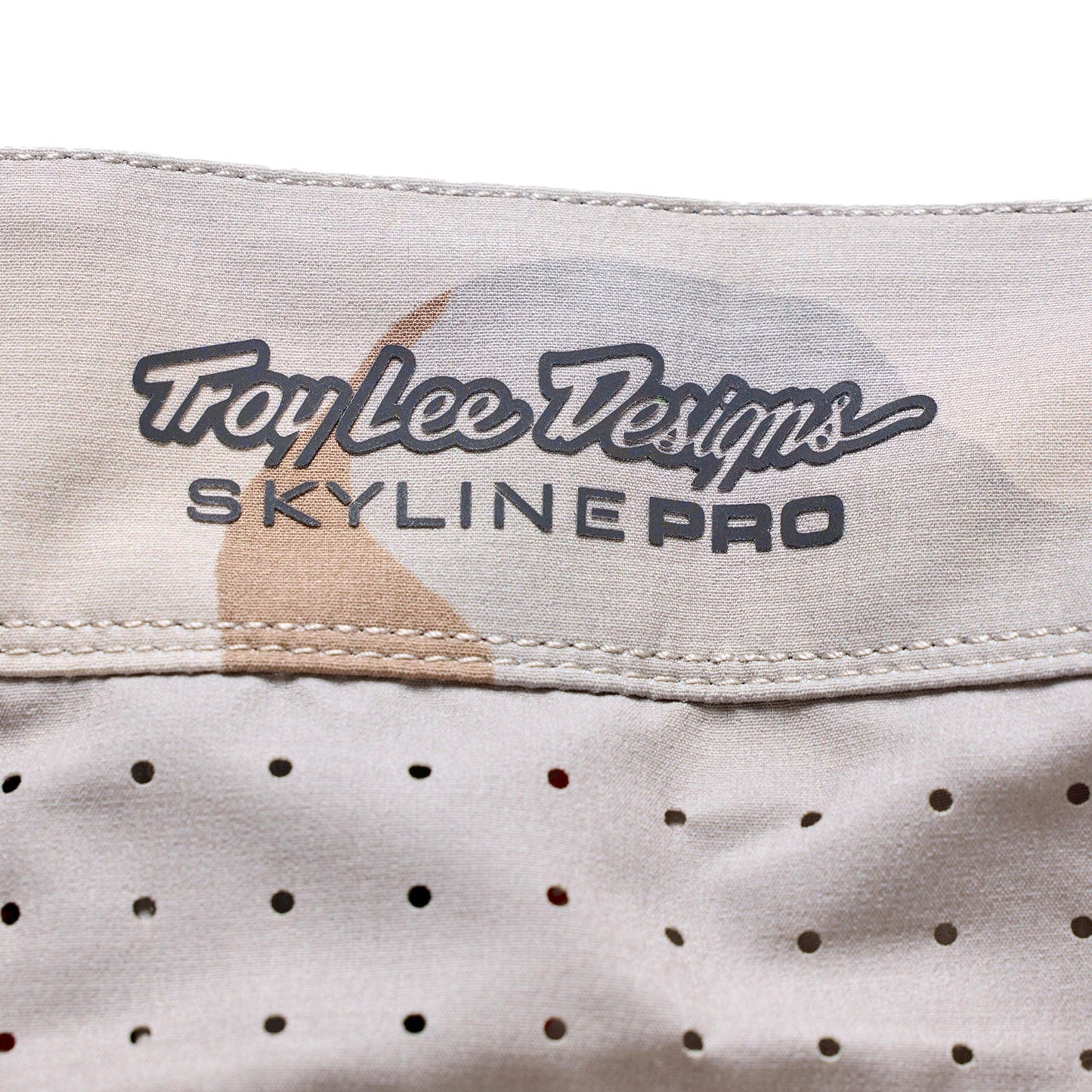 Skyline Pro Short Shell Flow Camo Pumice